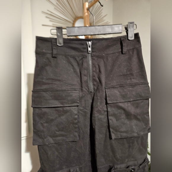 FREE PEOPLE FP Movement Black Utility Structured Cargo Pants. Size Small - Picture 5 of 13